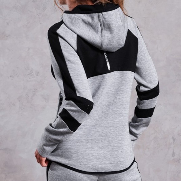 Superdry Sport Core Tech Funnel Hoodie Gray and Black Vented Size 10 Sporty - Picture 2 of 16